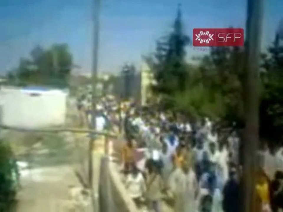 فري برس   حماة كرناز تشييع الشهيد عبد الرزاق صبيح  13 9 2011