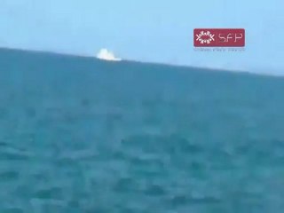 فري برس   أخبار جبلة الادهمية البارجة في شاطئ جبلة 26 9 2011