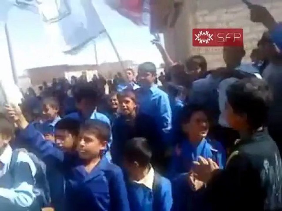 فري برس   ادلب المتوسطة مظاهرة طلابية 2 10 2011