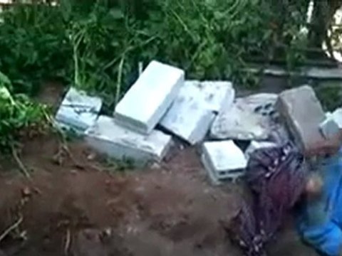 18+ فري برس مسرب الامن السورية وشبيحة المجرم بشار ينبشون 28 9 2011