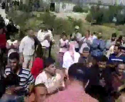 فري برس حماة الغاب التويني تشييع جثماني الشهيدين خلدون الياسين صلاح طعمة وسط مظاهرة حاشدة 8 10 2011