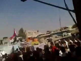 Télécharger la video: فري برس   دمشق حي برزة جمعة احرار الجيش 14 10 2011