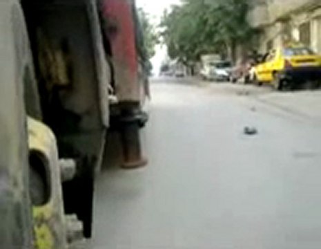 فري برس حمص الخالدية استهداف الجنازات من قبل قوات الامن 17 10 2011