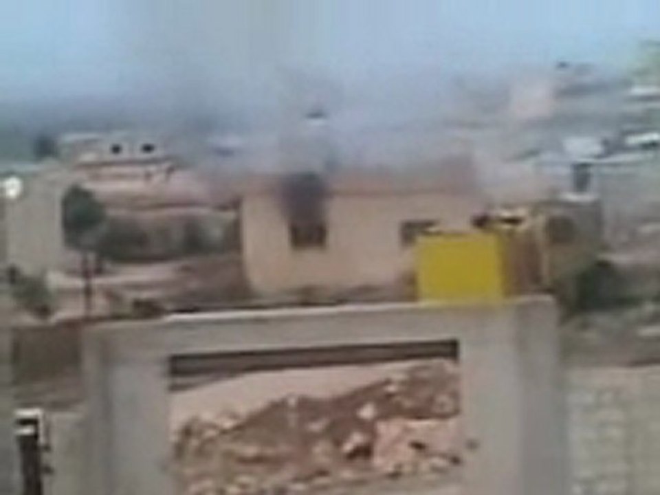 فري برس   ادلب الهبيط حرق المنازل من قبل عصابات الامن والشبيحة لااسدية 24 10 2011