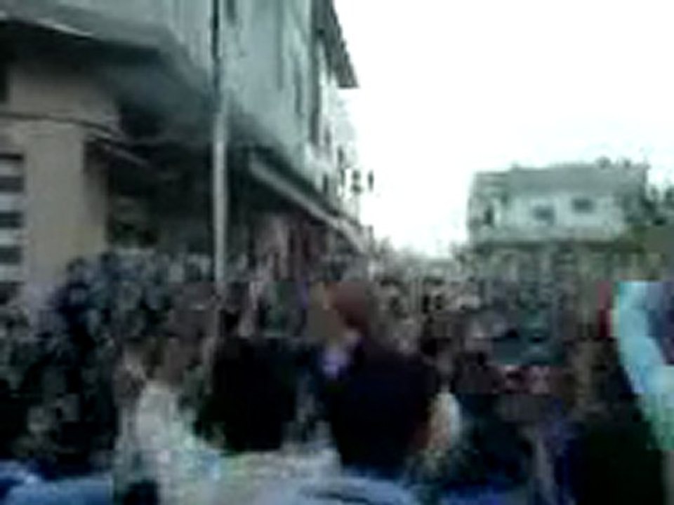 فري برس   حماة صوران مظاهرة طلابية  26 10 2011 ج2