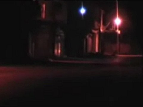 فري برس حماه كفرزيتا اقتحام عصابات الاسد للمنطقة واطلاق نار على المنازل 30 10 2011