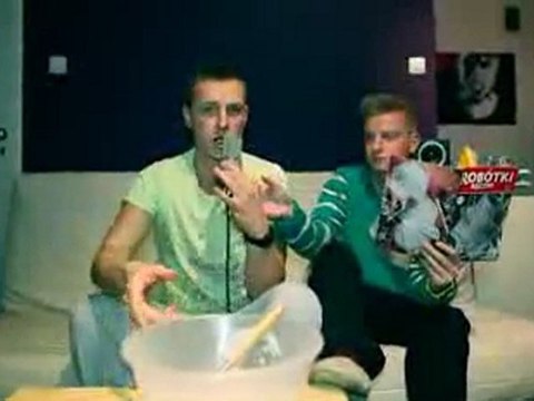 Pale kid from Poland - MC Silk raps in 2 languages 10 faster than Watsky