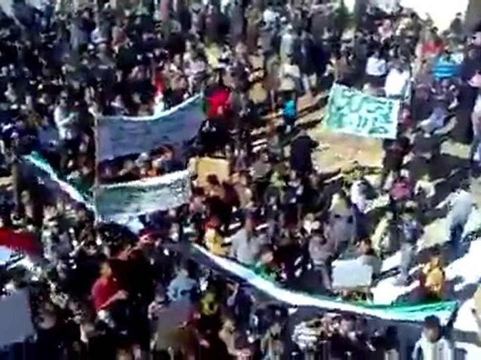 فري برس   ادلب   معرة النعمان   قرية حنتوتين    مظاهرة يوم 9 11 2011