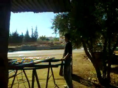 فري برس حماه خنيزير وصول تعزيازت عصابات الاسد الى القرية 9 11 2011