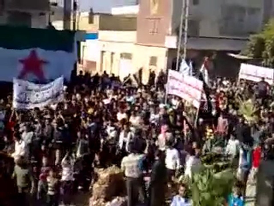 فري برس   حماة كرناز مظاهرة حاشدة في جمعة تجميد العضوية 11 11 2011