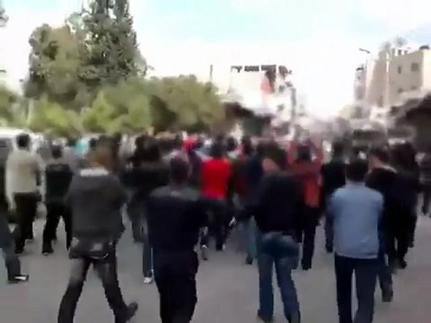 فري برس حماة مظاهرة شارع المرابط من كلية الاداب 13 11 2011