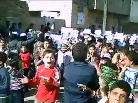 فري برس درعا البلد مظاهرة نسائية في 15 11 2011