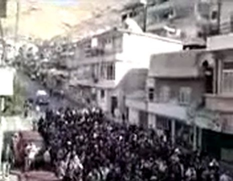 فري برس مظاهرة مضايا في جمعة طرد السفراء 18 11 2011 ج2