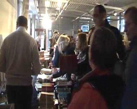 Vente de livres à la médiathèque: un franc succès