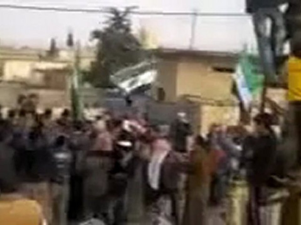 فري برس   إدلب   سراقب   كفرعميم جمعة طرد السفراء 18 11 2011 جـ1