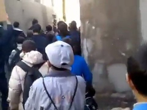 فري برس دمشق القدم مظاهرة طلابية للمطالبة باسقاط النظام 21 11 2011