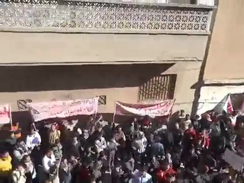 فري برس   حماة  مظاهرة حي الحميدية   جمعة الجيش الحر يحميني 25 11 2011