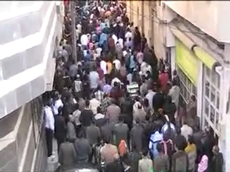 فري برس   حمص باب الدريب حي الورشة جمعة الجيش الحر يحميني الشعب يريد دعم الجيش الحر  25 11 2011