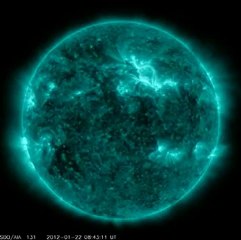 Une éruption solaire provoque une tempête géomagnétique