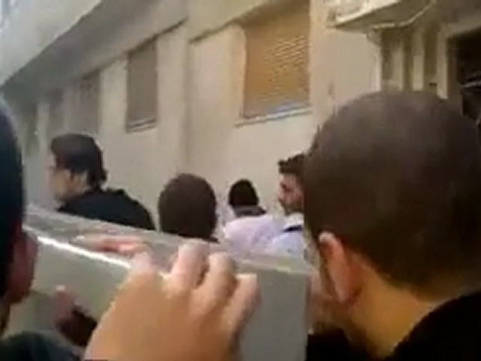 فري برس   حمص باب السباع الشهيد احمد نعسان سكاف قتله شبيحة بشار 28 11 2011