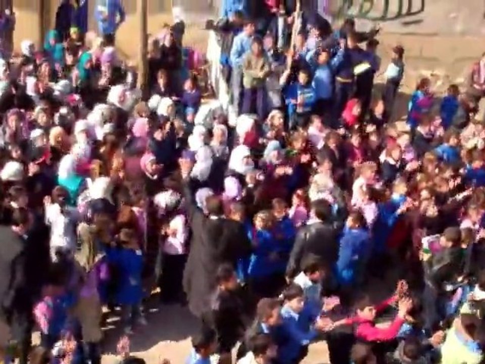 فري برس   ادلب جبل الزاوية كفرعويد مظاهرة طلابية 28 11 2011