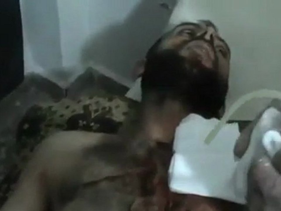 فري برس   حمص كرم الزيتون طلقة قناص في القلب 23 1 2012