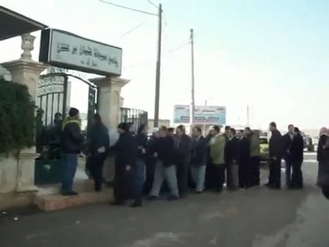 فري برس ادلب حزانو وفد الطائفة الدرزية يقدم العزاء للشهيد 23 1 2012