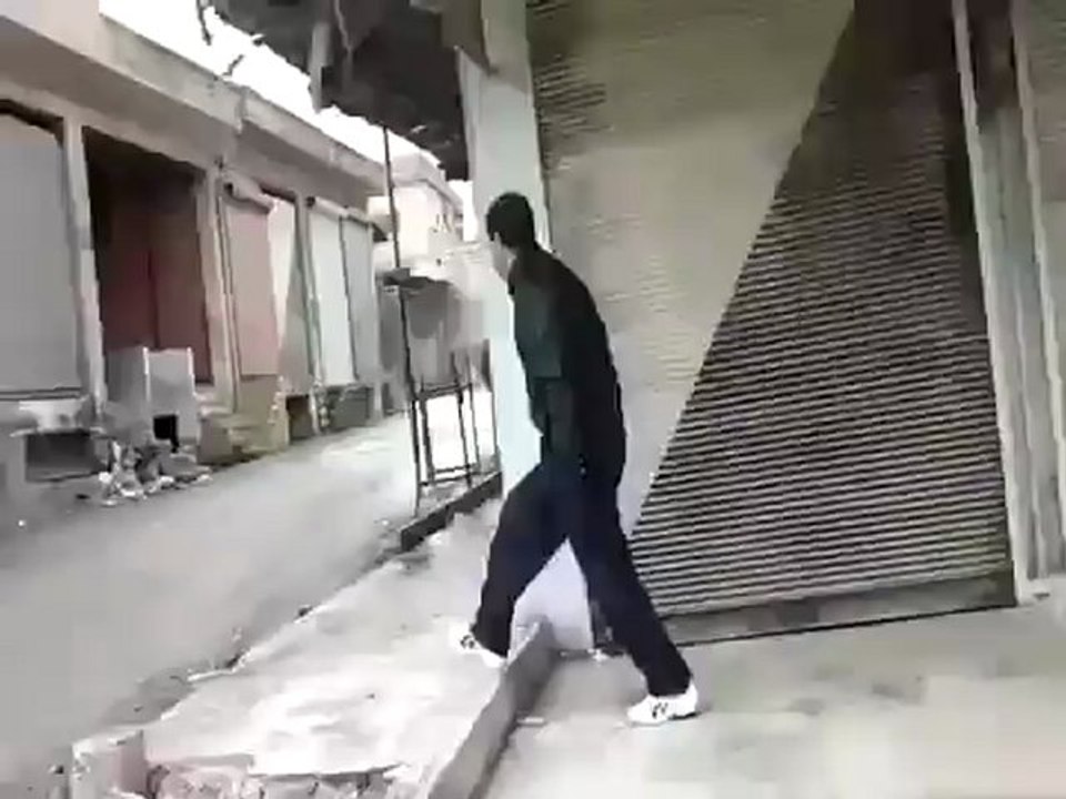 فري برس   ادلب معرة النعمان اضراب شامل حدادا على شهدائها الذين سقطو في مجزرة ادلب 23 1 2012 ج1