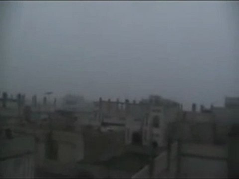 فري برس حمص حي الرفاعي صووت الله وأكبر يعلووو على صووووت القصف العنيف هل يرضيكم هذا يا اسلام يا عرب 24 1 2012