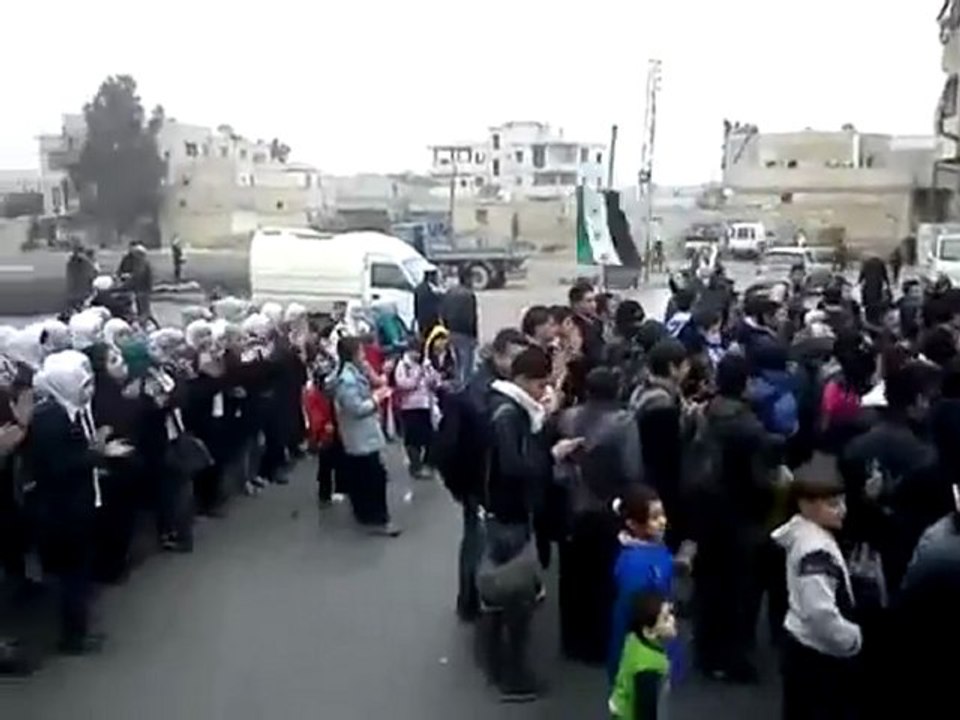 فري برس   دمشق برزة البلد مظاهرة طلابية رائعة 24 1 2012 ج2
