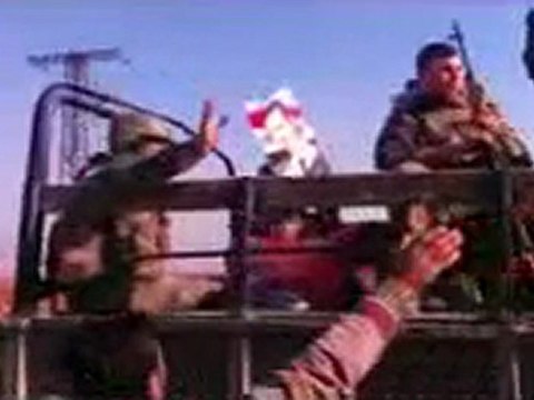 فري برس الجيش الأسدي بعد خروجه من بلدة التريمسة ومعه عدد هائل من الأليات المسروقة للأهالي وفرحة كلاب النظام بعملهم هذا