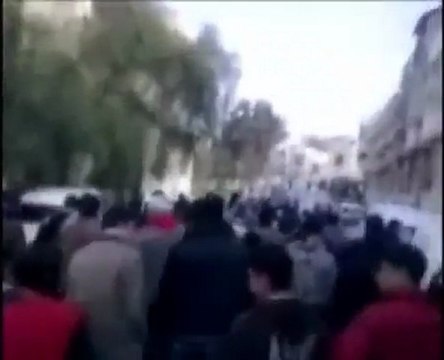 فري برس حماه طريق حلب الجديد مظاهرة نصرة للأحياء المحاصرة 24 1 2012 ج1