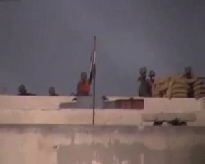 فري برس   القناص يقوم بقنص المارة في حمص كرم الزيتون 3 12 2011