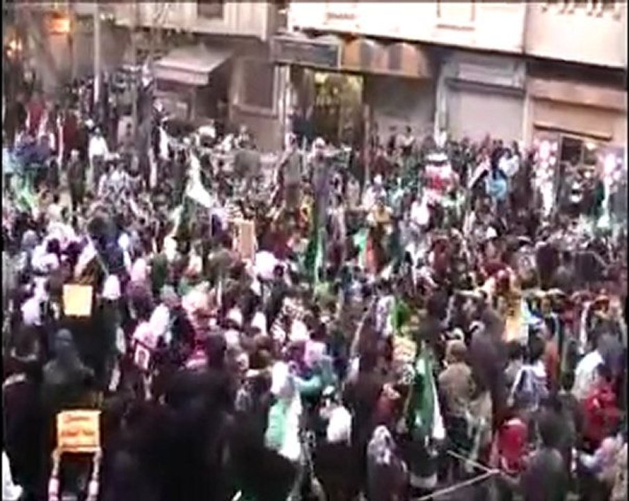 فري برس   حمص حي الخالدية ماتت قلوب الجيش رااااااائعة من ثوار حمص 29 11 2011