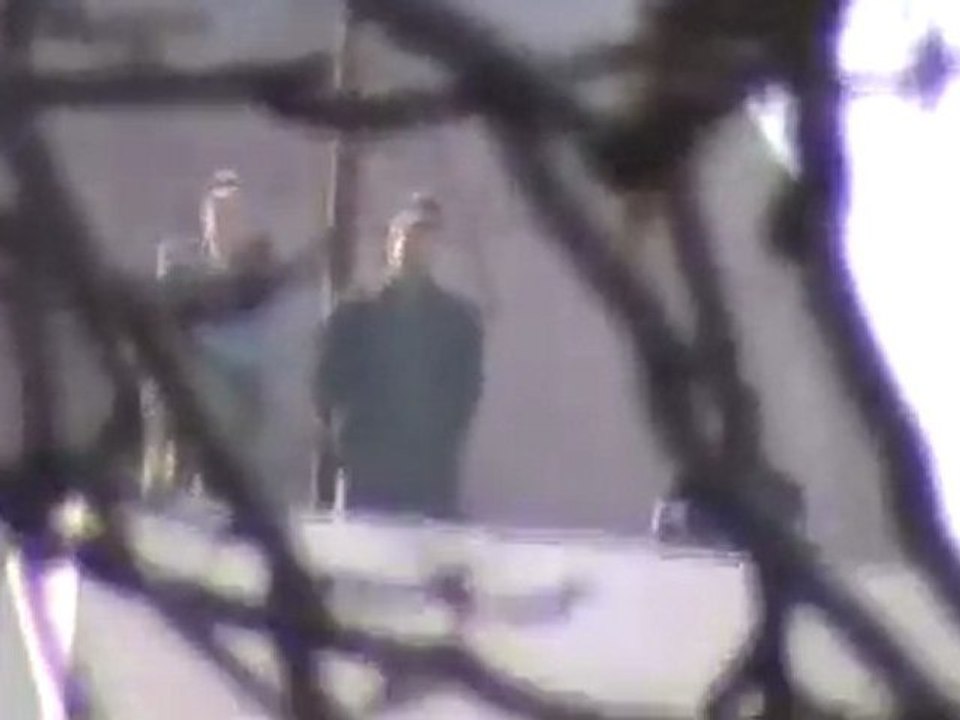 فري برس   مدينة ادلب انتشار القناصة والشبيحة 30 11 2011 ج2