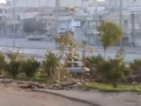 فري برس الاليات العسكرية على شارع الستين حمص ديربعلبة 30 11 2011