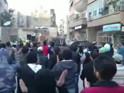 فري برس ريف دمشق زملكا مظاهرة بعد صلاة العصر بمشاركة حرائر زملكا 30 11 2011 ج6