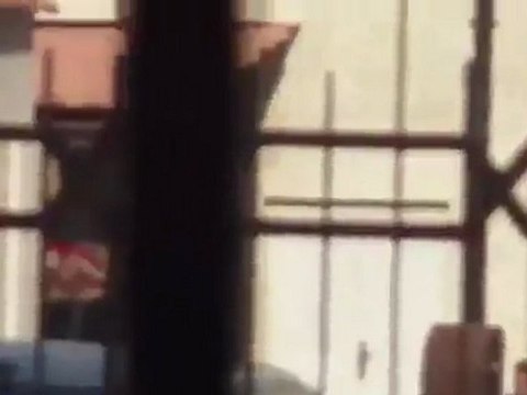 فري برس حماه حي التكية الشبيحه في المجمع الطبي 1 12 2011