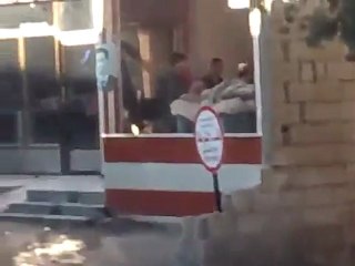 فري برس   درعا الحارة لافتات جديدة لعصابات الاسد قف شرطة 1 12 2011