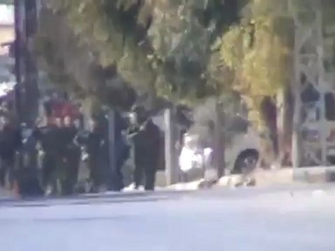 فري برس حماة التواجد الامني في حي الأربعين حماة 2 12 2011