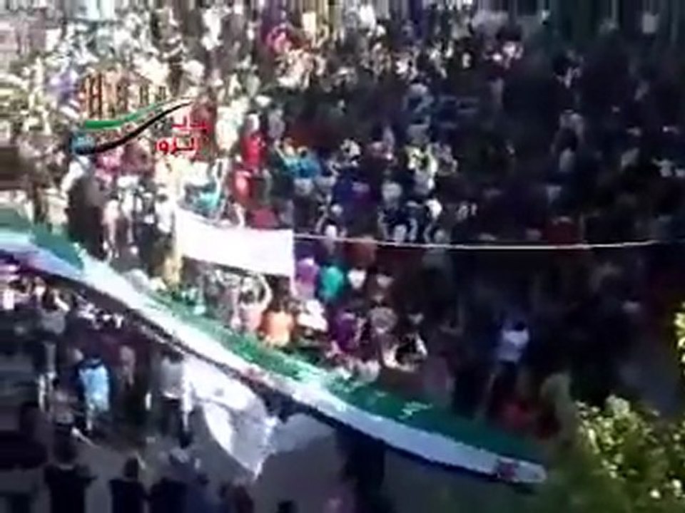 فري برس   دير الزور مدينة القورية مظاهرات جمعة المنطقة العازلة مطلبنا 2 12 2011