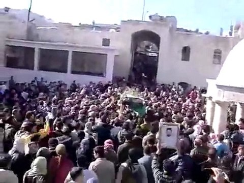 فري برس معرة النعمان تشيع الشهيد وائل دعدوش 3 12 2011 ج1