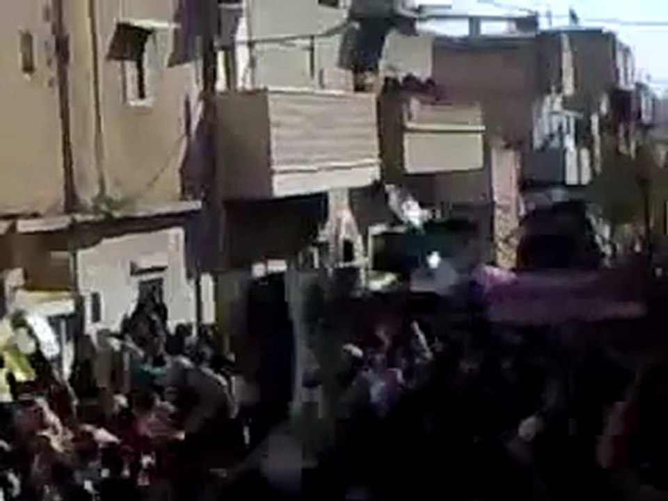 فري برس   حماه  حي الحميدية جمعة المنطقة العازله 2 12 2011 ج2