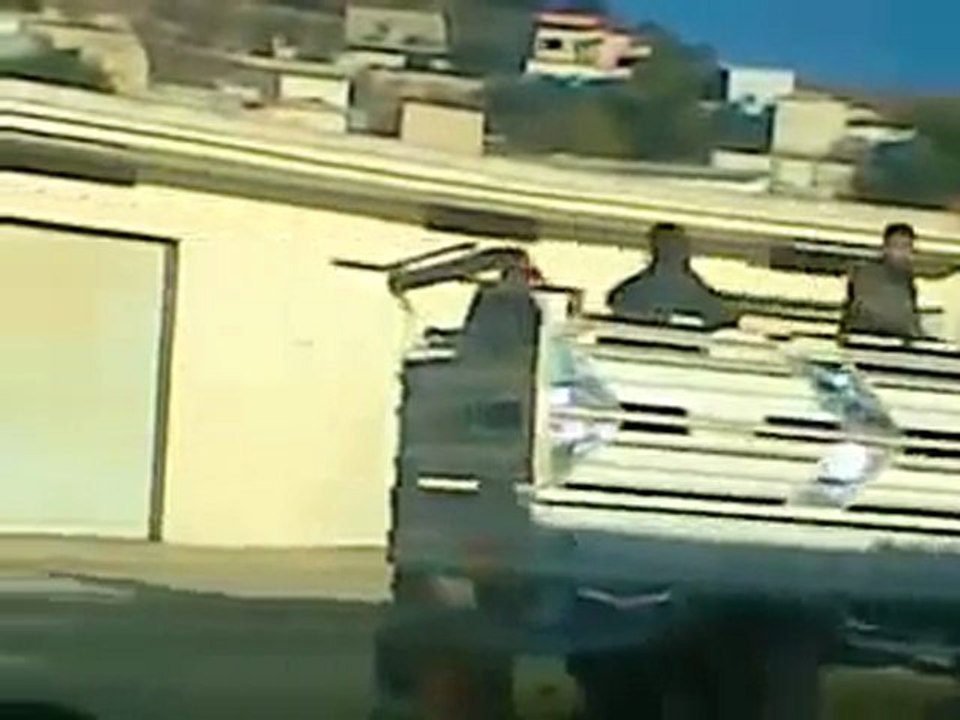 فري برس   ريف حماة إقتحام قلعة المضيق بسهل الغاب بالمدرعات 3 12 2011