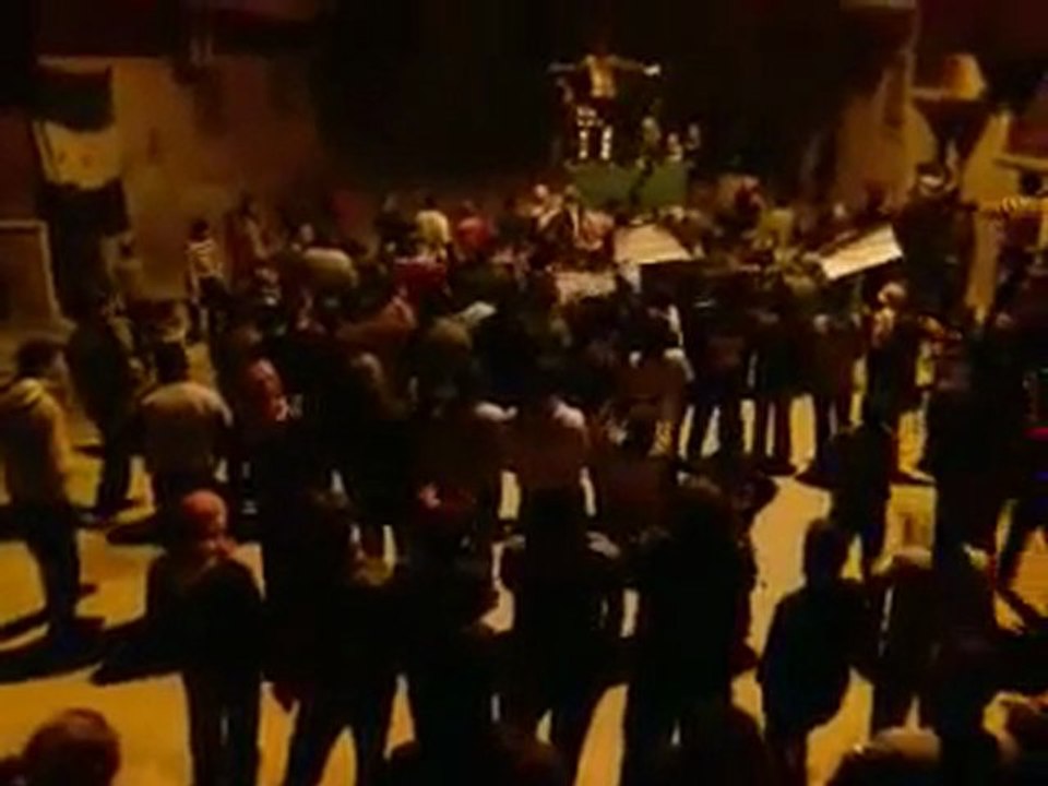 فري برس   مسائية حماة طريق حلب 4 12 2011