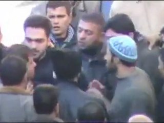 فري برس   حلب صلاح الدين خطير ضرب الشبيحة للأحرار واعتقالهم 9 12 2011