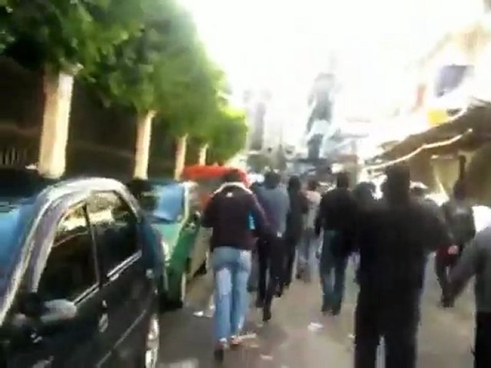 فري برس   اللاذقية   الثوار يضعون بشار في مزبلة التاريخ 9 12 2011