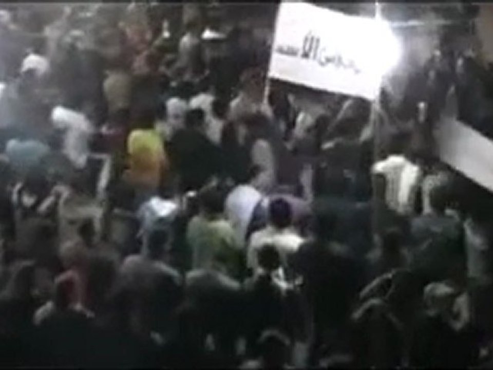 فري برس   حمص الحولة مظاهرة مسائية رائعة الحي العمري10 12 2011