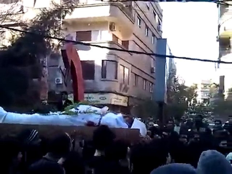 فري برس  ريف دمشق   زملكا   تشييع الشهيد البطل محمد رسلان 10 12 2011 ج6