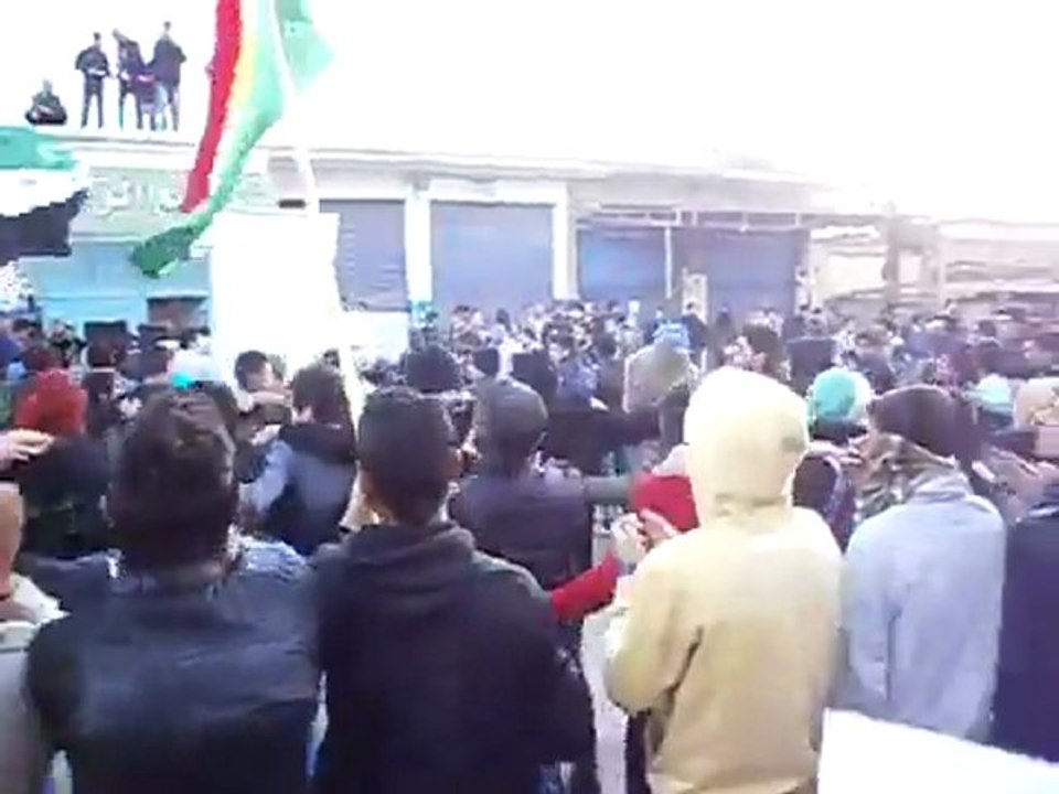 فري برس   قامشلو مظاهرة مسائية  احد اضراب الكرامة  11 12 2011